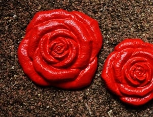 red ceramic rose flower figurine thumbnail