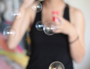 focus photo of clear bubbles thumbnail