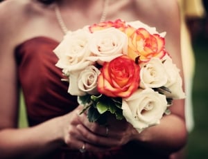 rose white and red bouquet thumbnail