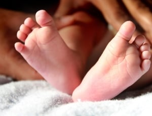 baby feet thumbnail