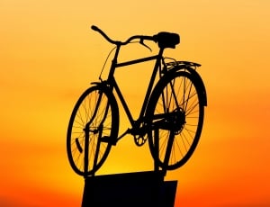silhouette of city bicycle thumbnail