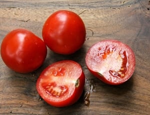 three tomatoes thumbnail