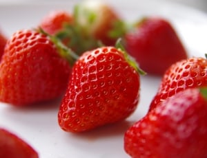 strawberry fruits lot thumbnail