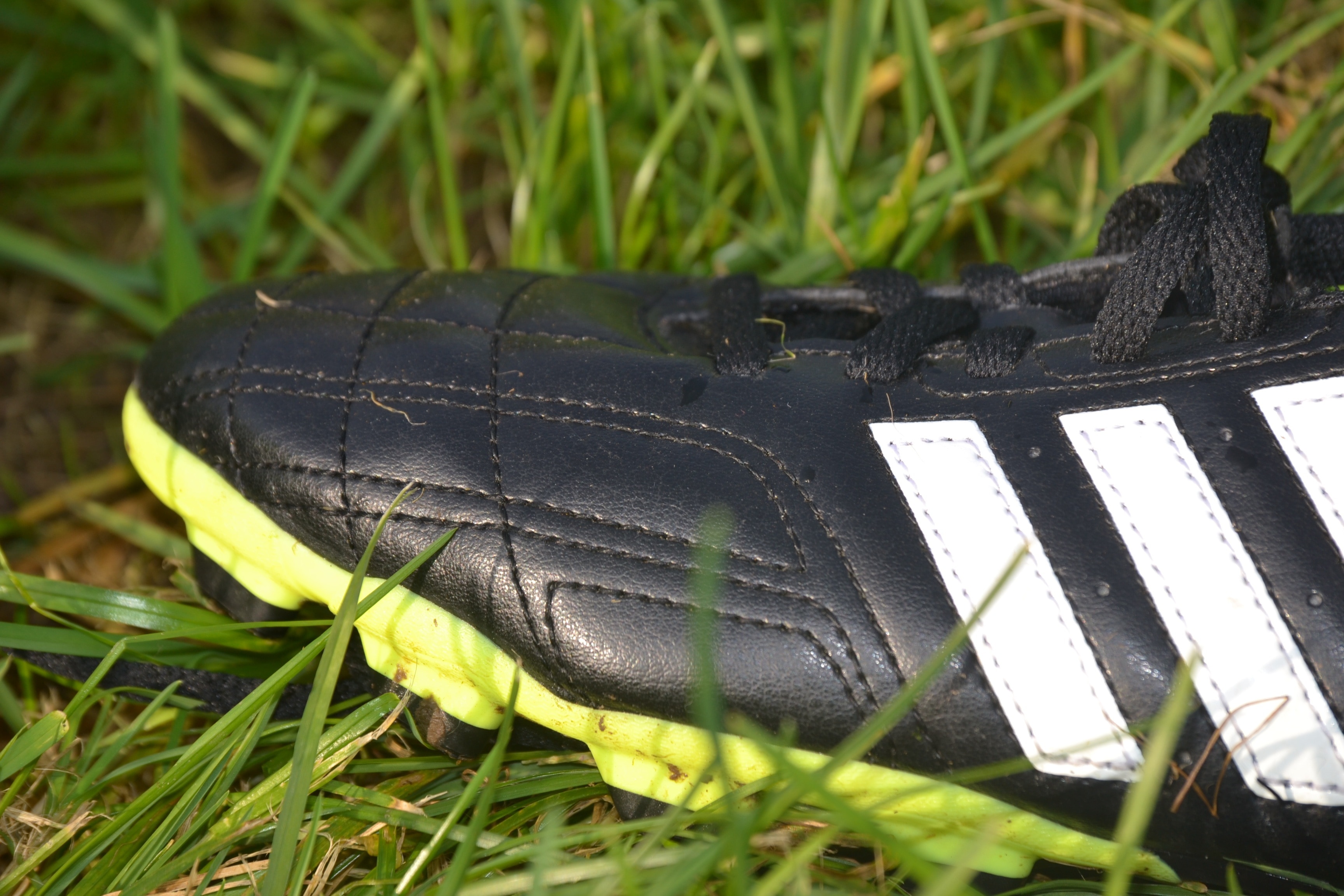 2560x1440 wallpaper | black and white adidas cleats | Peakpx