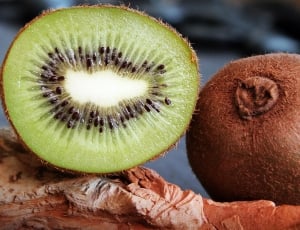 2 kiwi fruit thumbnail
