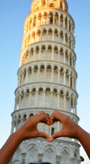 leaning tower of pisa thumbnail
