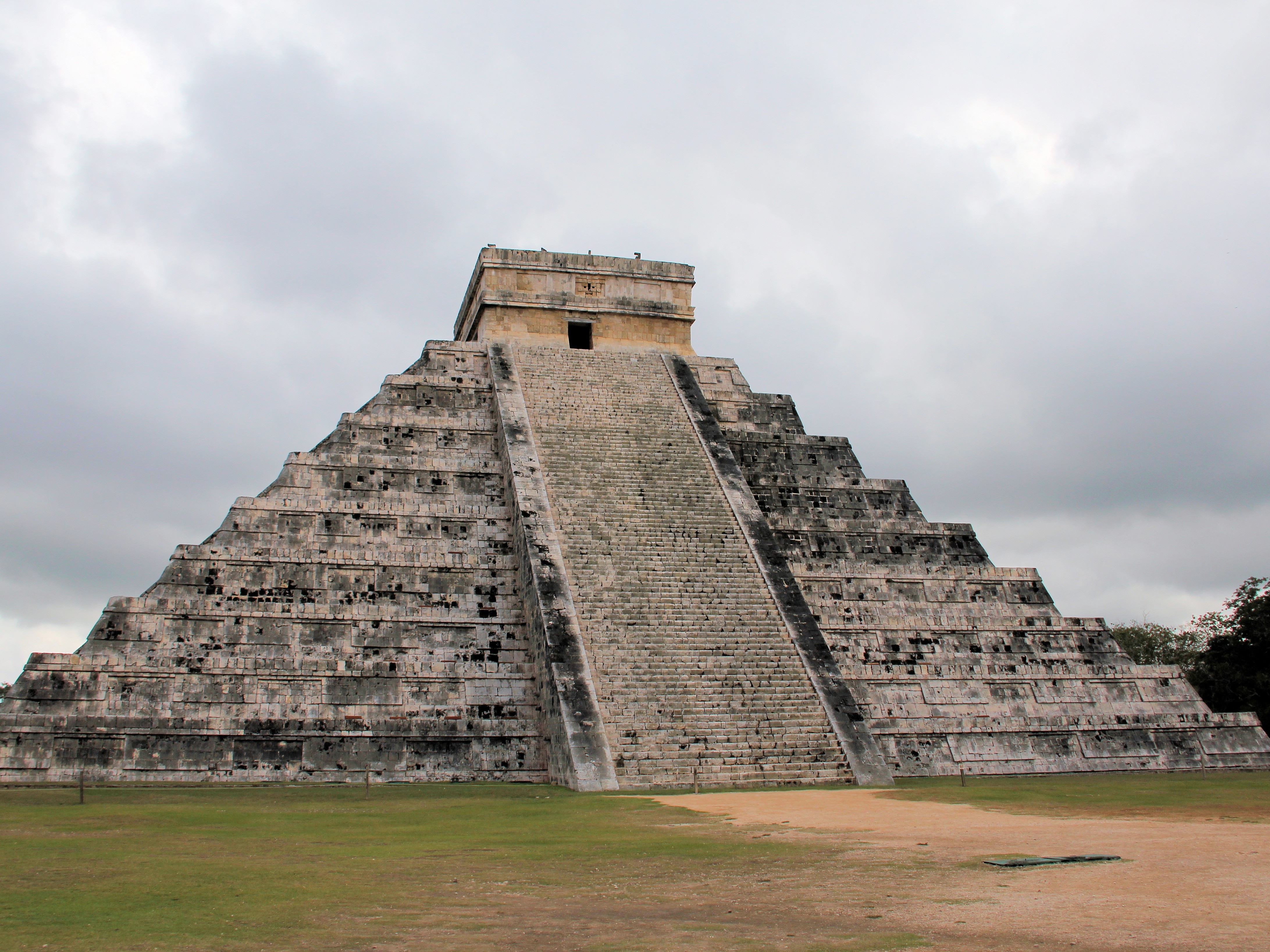 Природные объекты мексики. ЮНЕСКО: Чичен-ица, Мексика. Пирамида Майя Чичен-ица Майя. Пирамиды Чичен-ица в Мексике. Мексика Чичен ица пирамида Кукулькана.