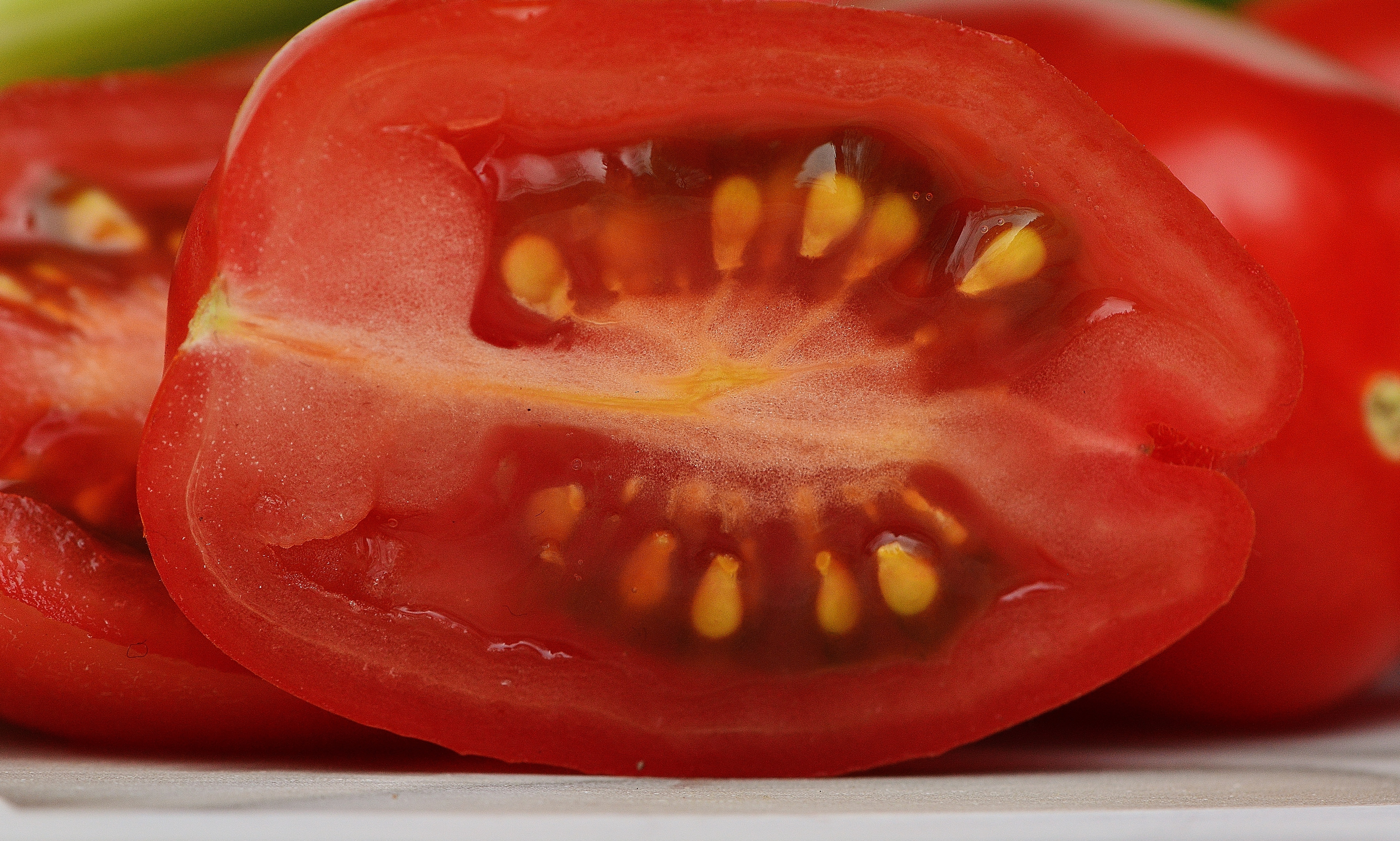 slice tomatoes
