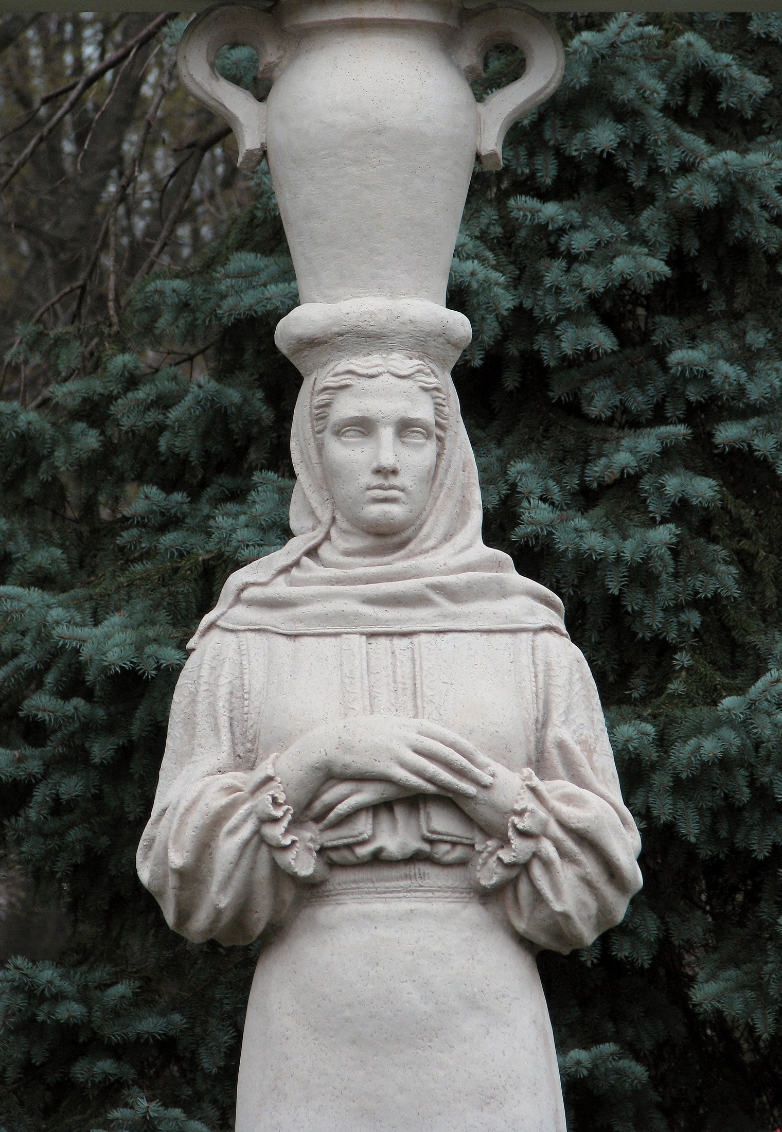white woman statue