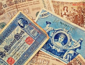100 banknote thumbnail
