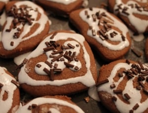 white and brown cookies thumbnail
