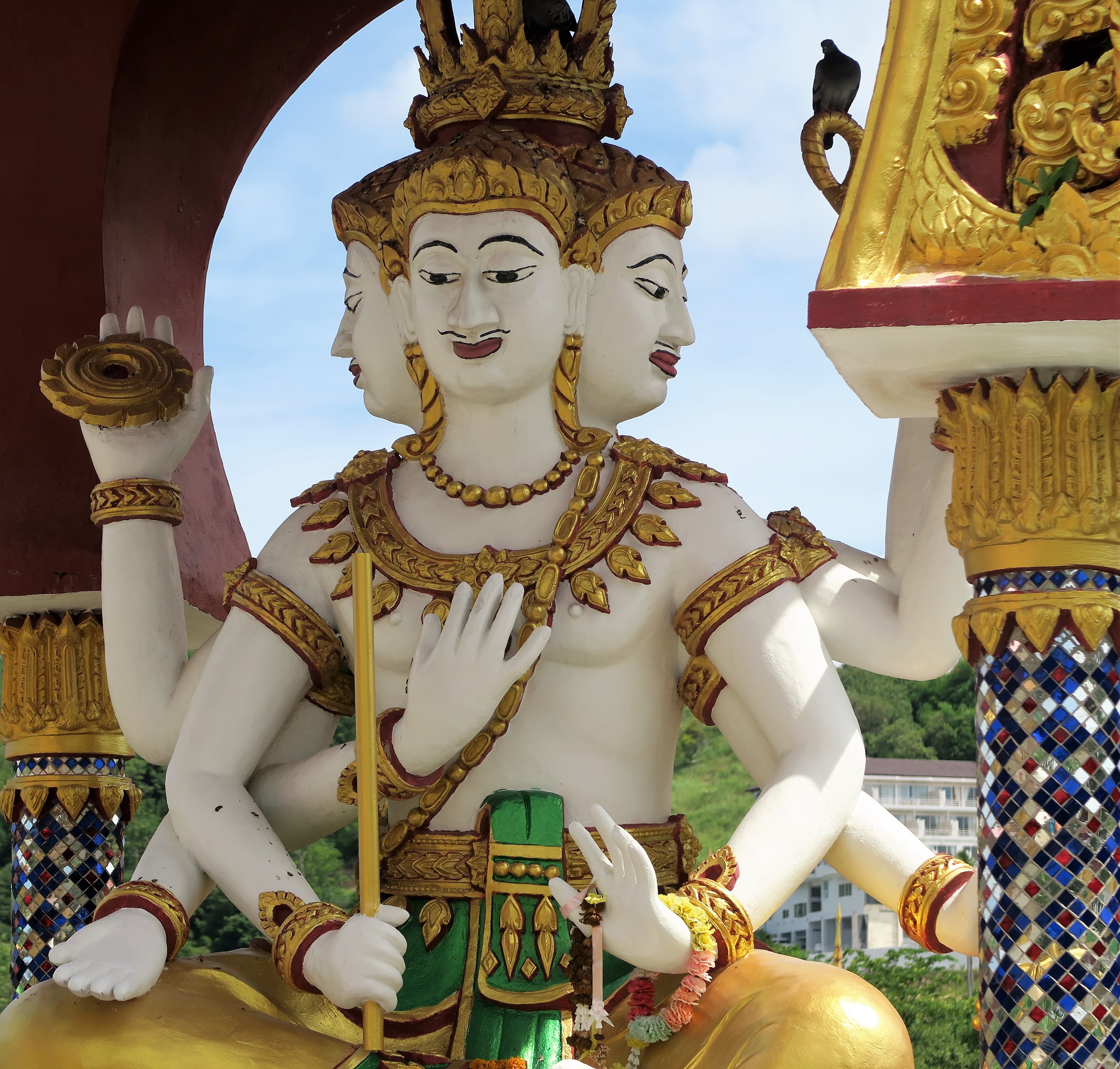 male thailand white and gold statues