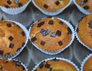baked muffin thumbnail