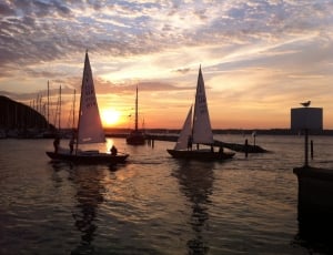 2 sailboats thumbnail