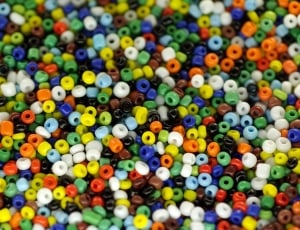 plastic bead lot thumbnail