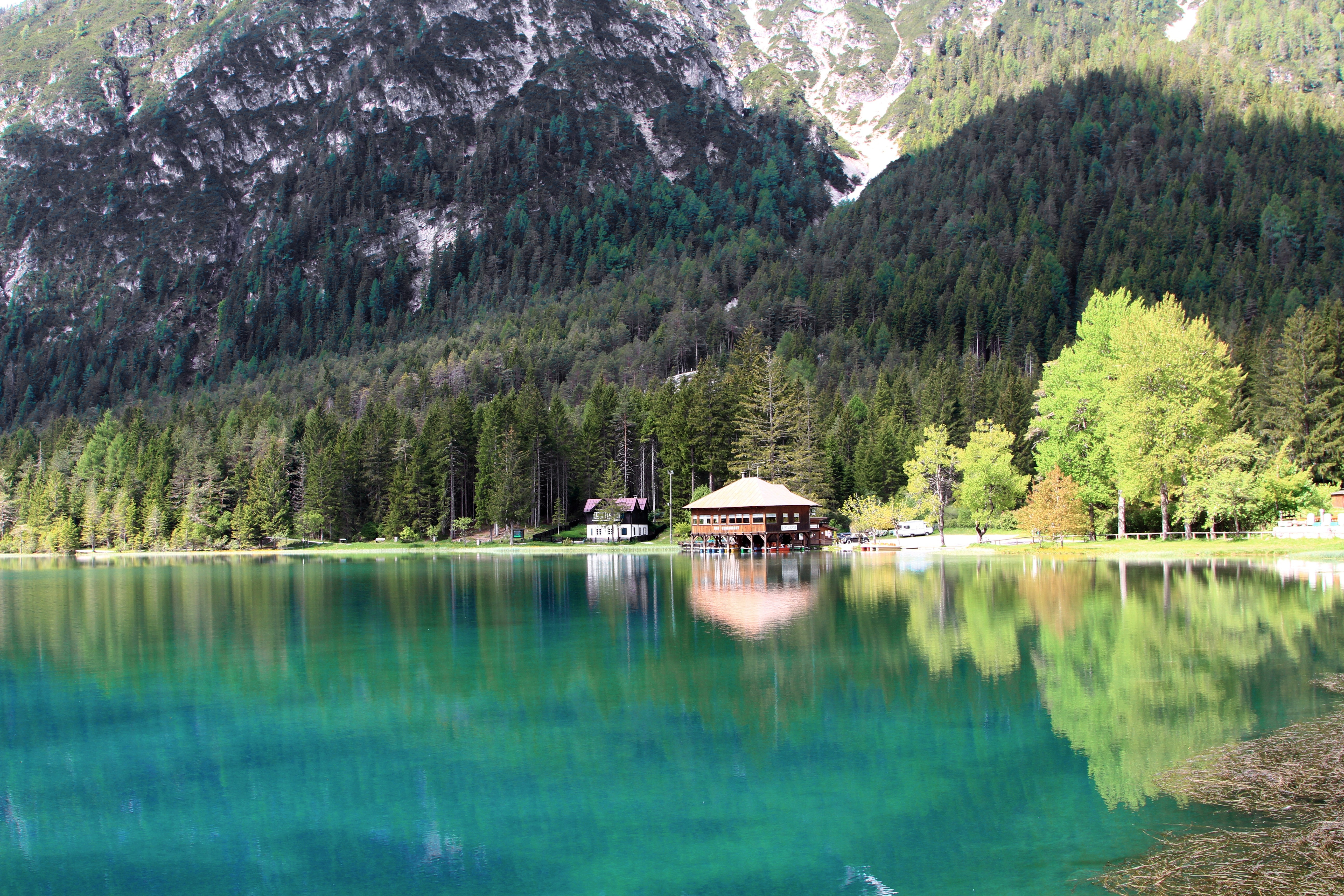 Самое большое горное озеро. Кристал Лейк озеро. Озеро Эшинензе Швейцария. Химачал горное озеро. Голубое озеро Альпы.