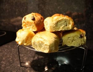 round pastry with raisins on top thumbnail