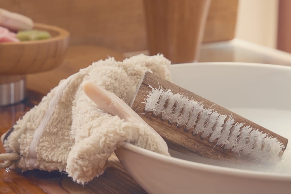 brown handle clothes brush preview