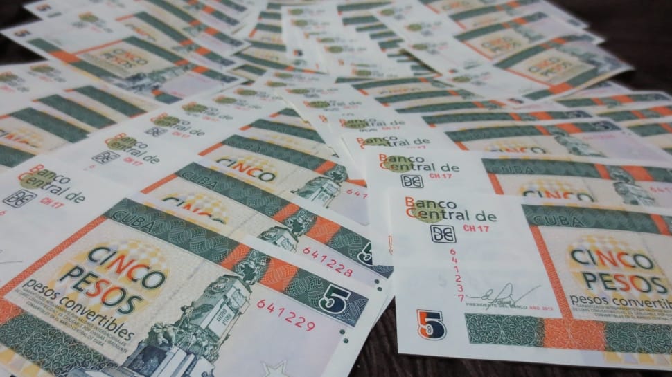5 pesos banknotes preview