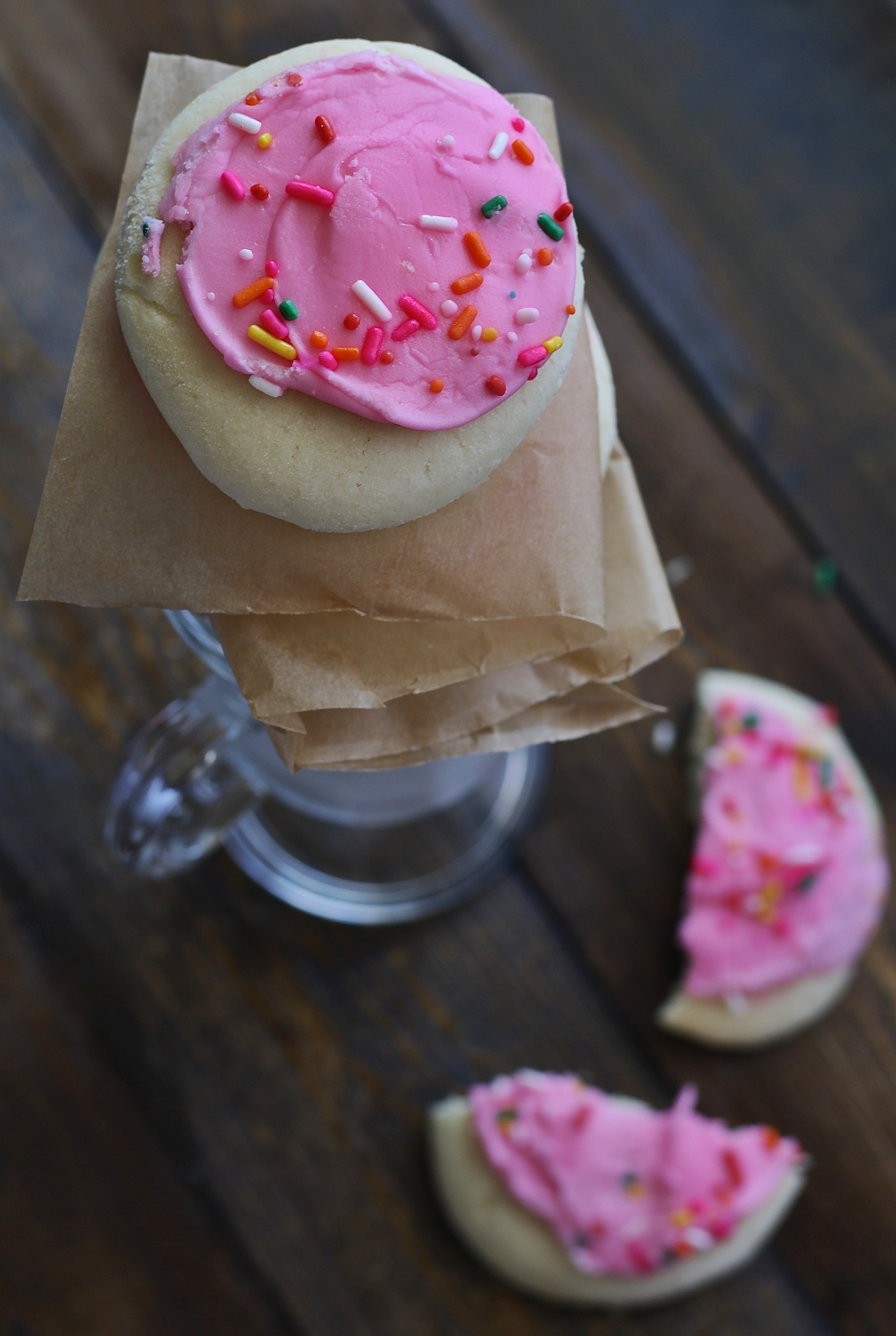 brown and pink cookies