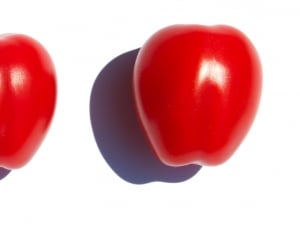 three red apple fruits thumbnail