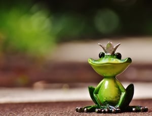 green ceramic frog decor thumbnail