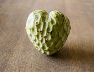 green heart shape fruit thumbnail