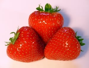 3 strawberries thumbnail