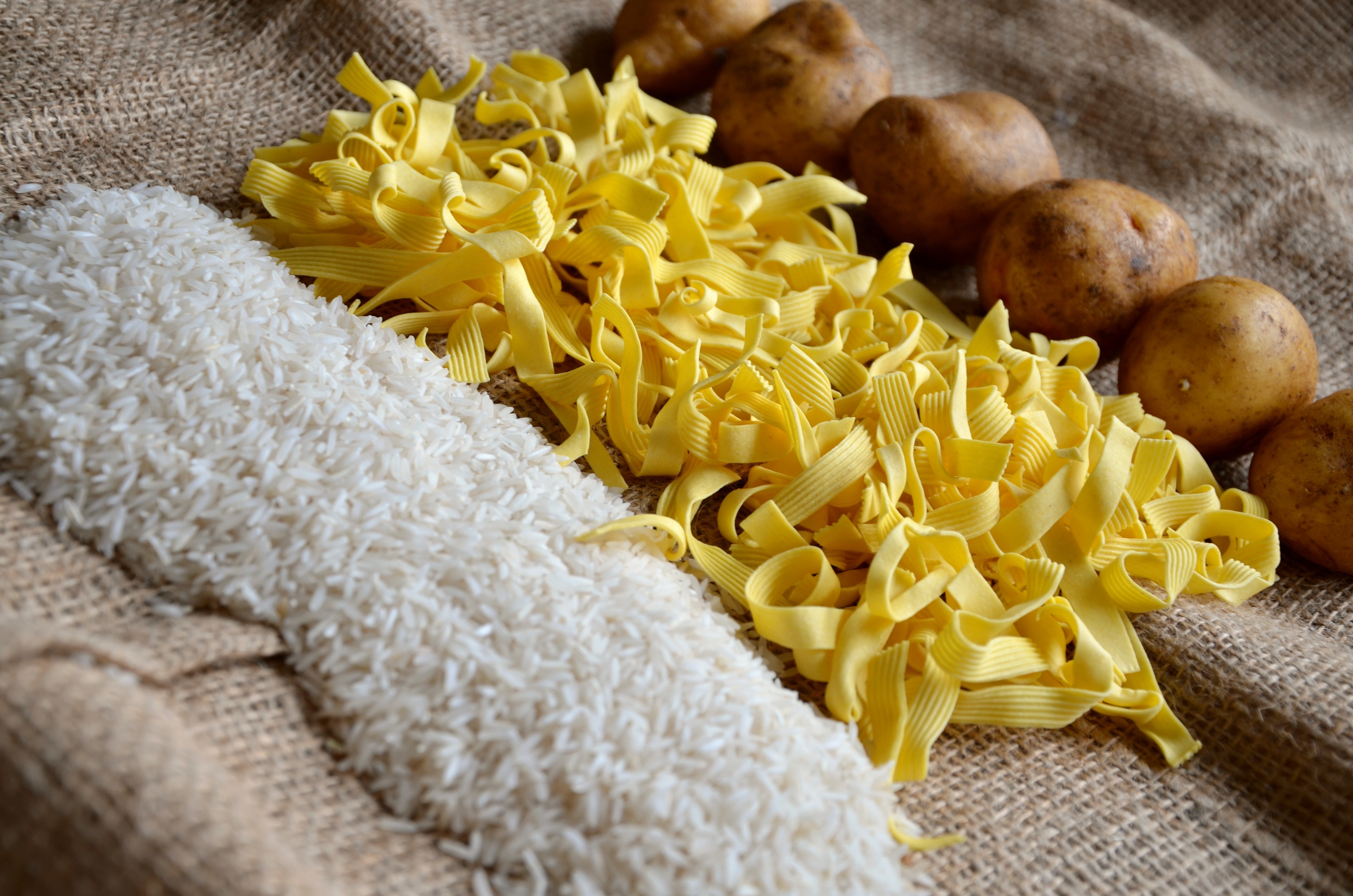 2560x1440 Wallpaper Rice Grains Fettuccine Pasta And Potatoes Lot 