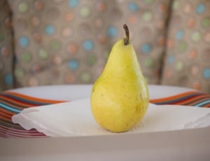 yellow pear fruit thumbnail