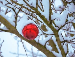 red bauble thumbnail