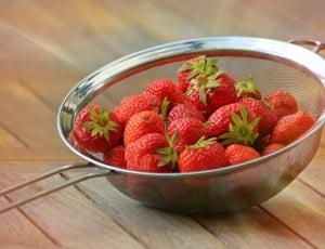strawberries in strainer thumbnail