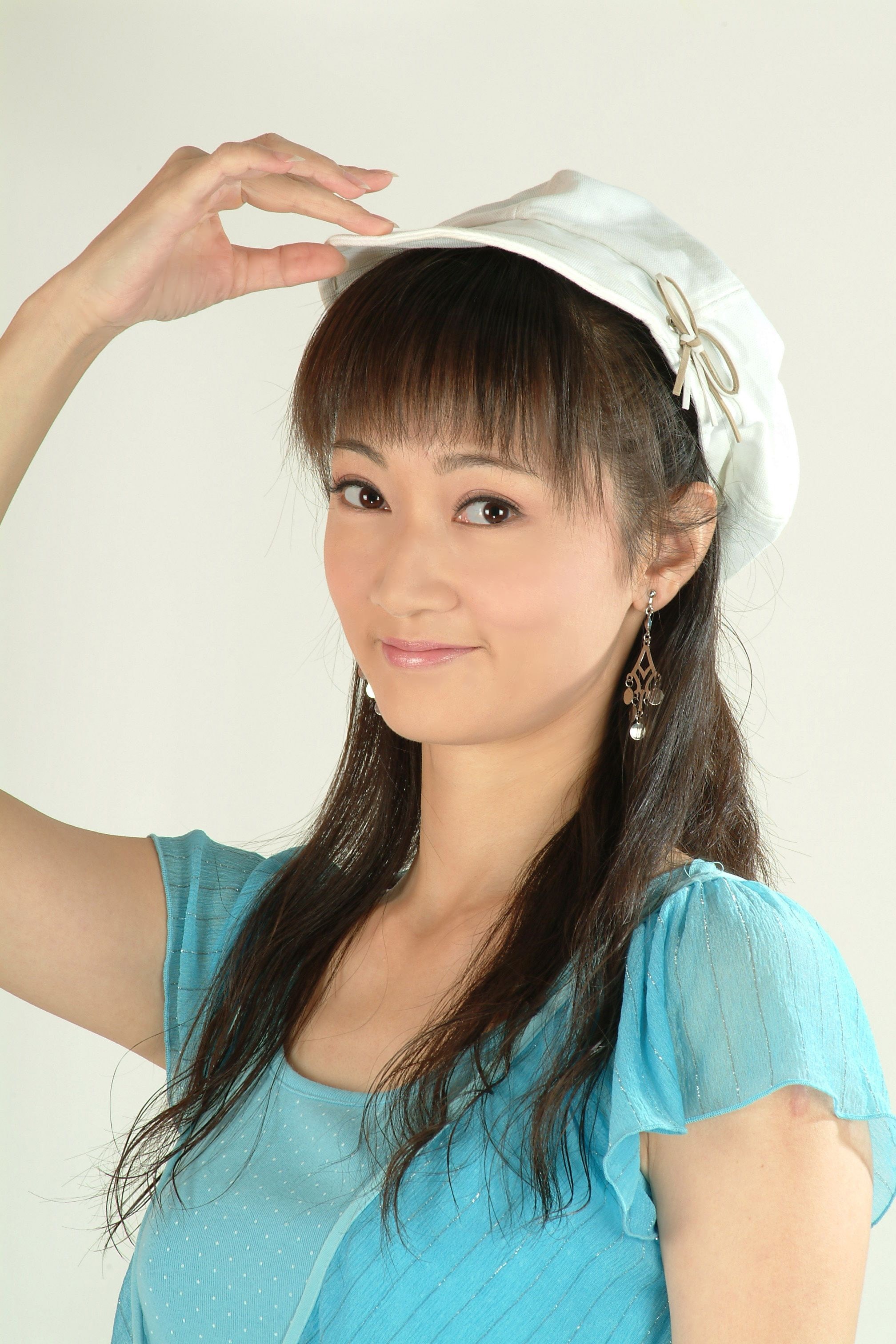 women's blue scoop neck cap sleeve top