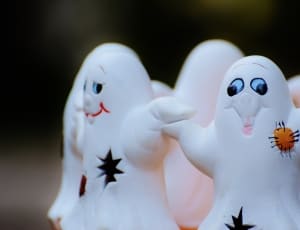 white ghost ceramic figure thumbnail