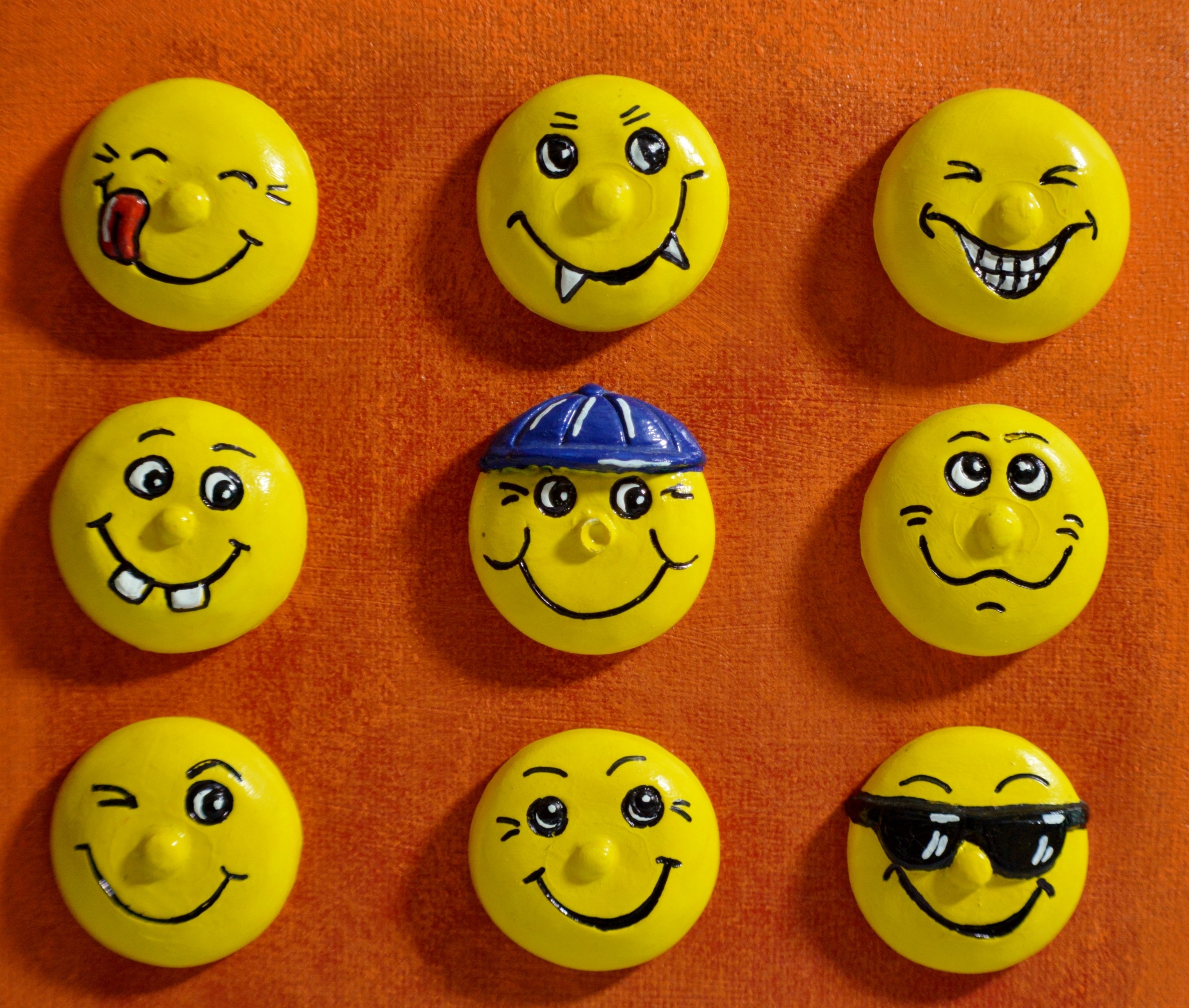 emoticon button lot
