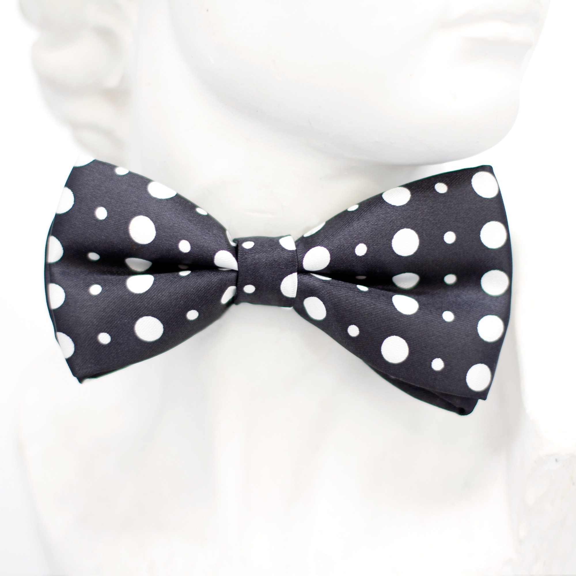 White, Points, Loop, Black, Tie, Fly, polka dot, spotted
