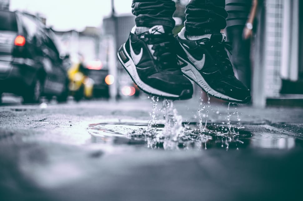 black and white nike sneakers free image - Peakpx