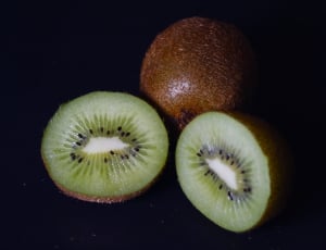 sliced kiwi thumbnail