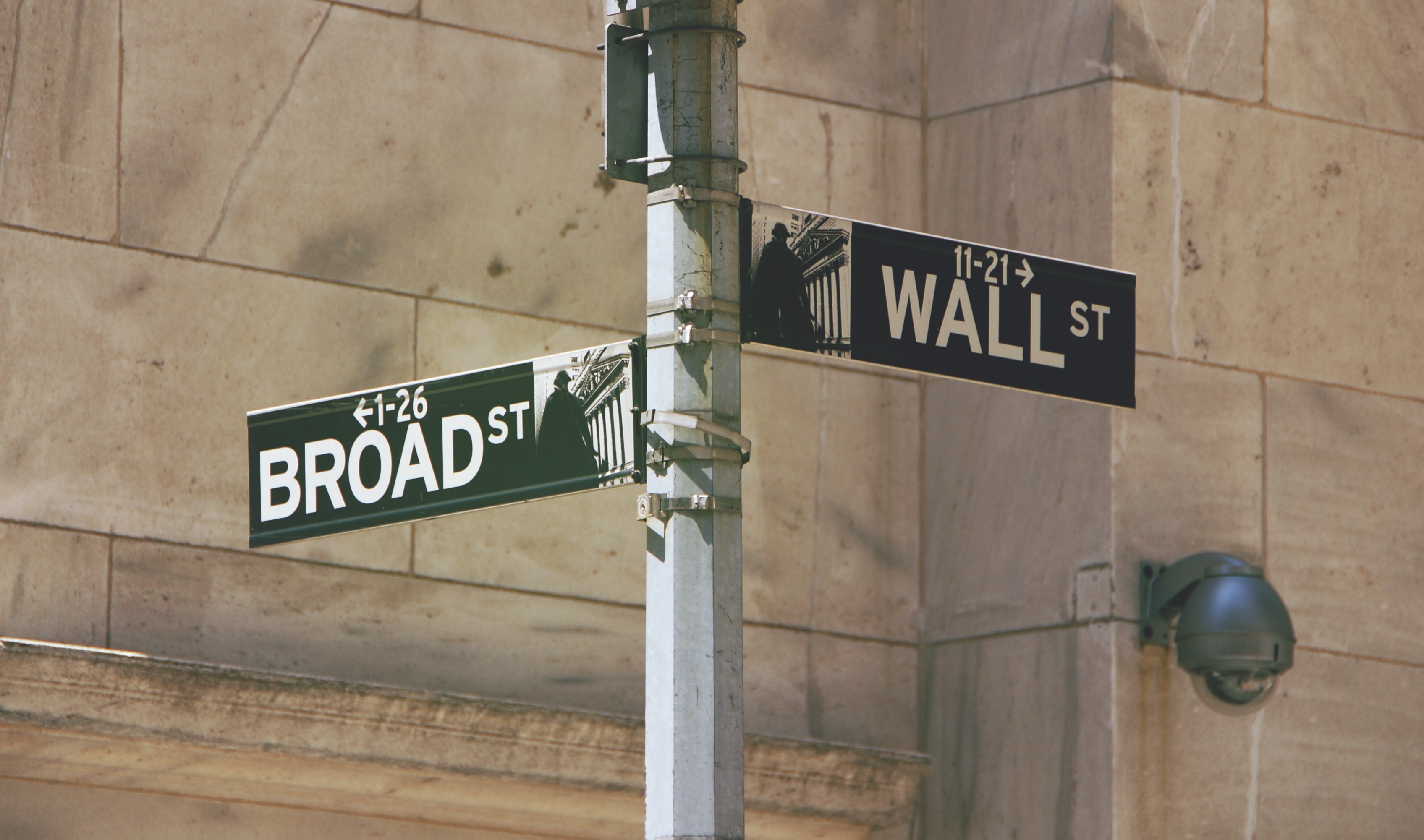 broad st and wall st signage
