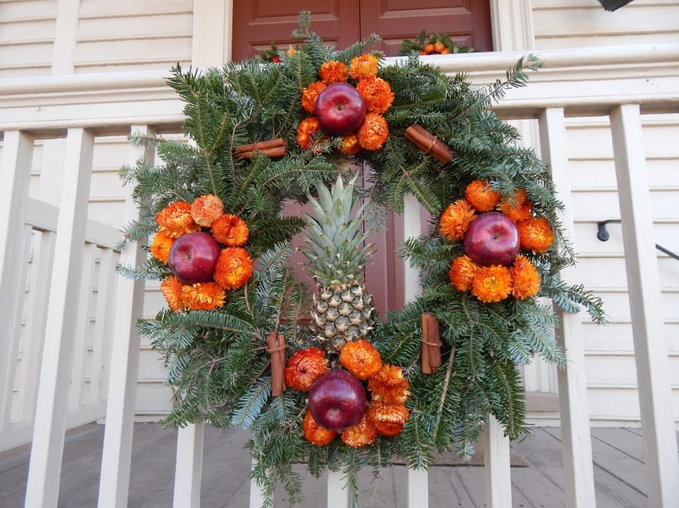 green orange and red wreath preview