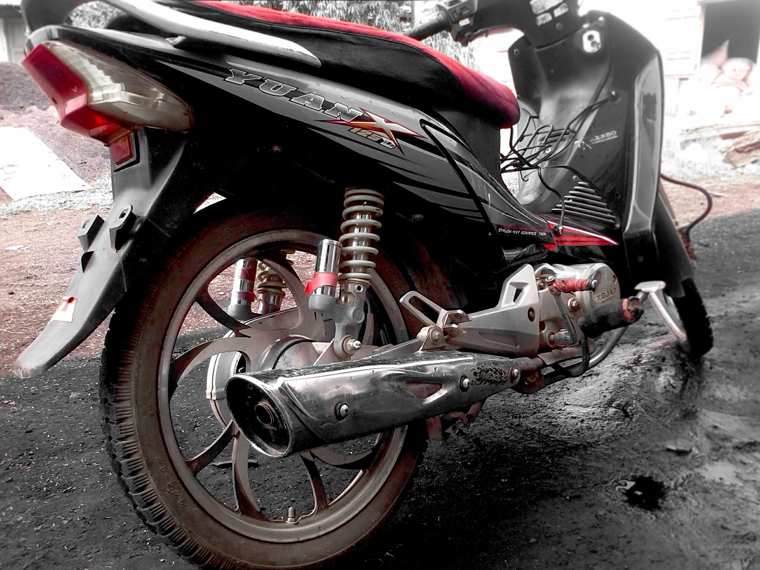 black and gray yuan x underbone motorcycle