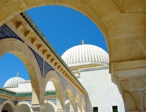 white concrete dome mosque thumbnail