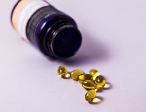 yellow gel capsules thumbnail