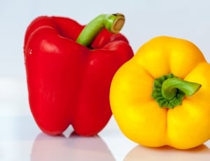 red and yellow bell peppers thumbnail