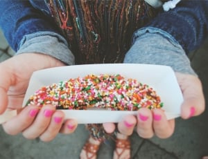 ice cream with sprinkles thumbnail