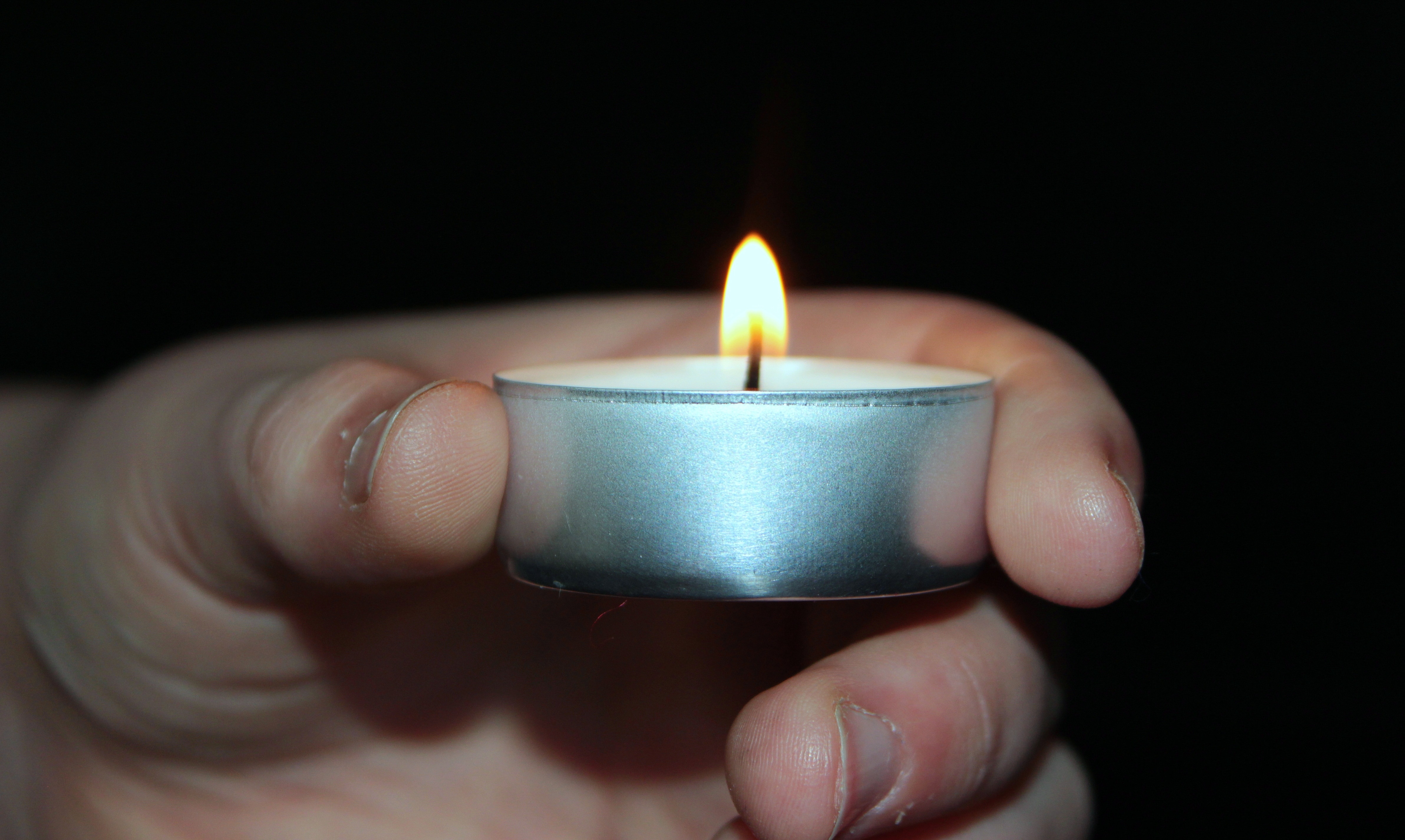 grey tealight candle
