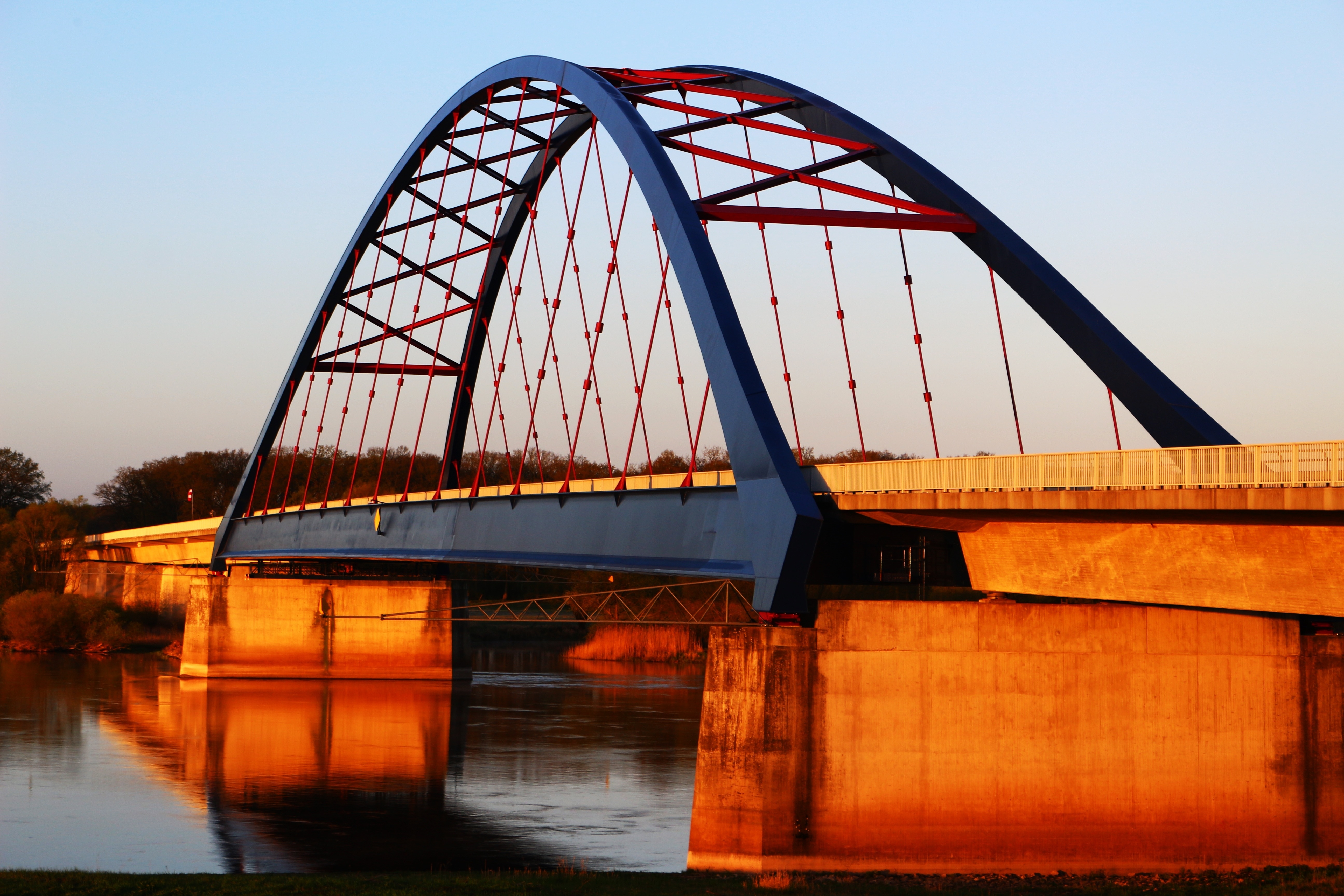 Свод моста. Арочные ферменные мосты. Бесшарнирный арочный мост. Железобетонный арочный мост Висбаден. Мост Минчжоу.