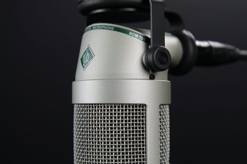 gray and black condensing microphone preview