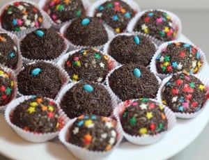 muffins with toppings thumbnail