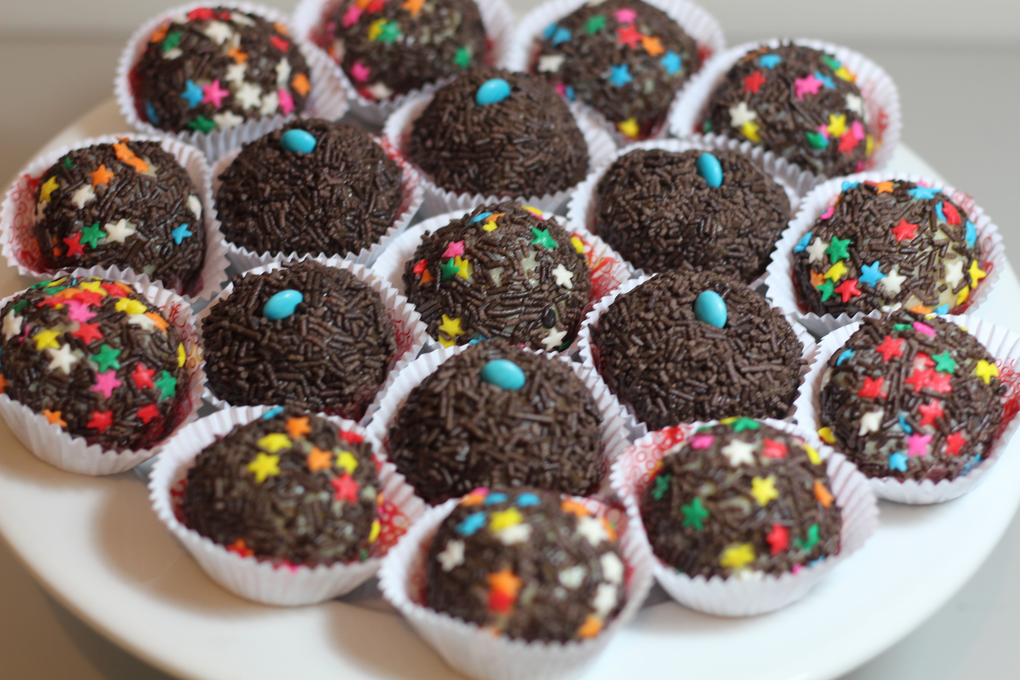 muffins with toppings